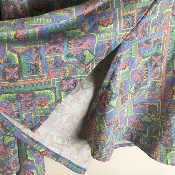 LuLaRoe Perfect Tee Short Sleeve Scoop Neck Top in Geometric Multicolor - Picture 6 of 10